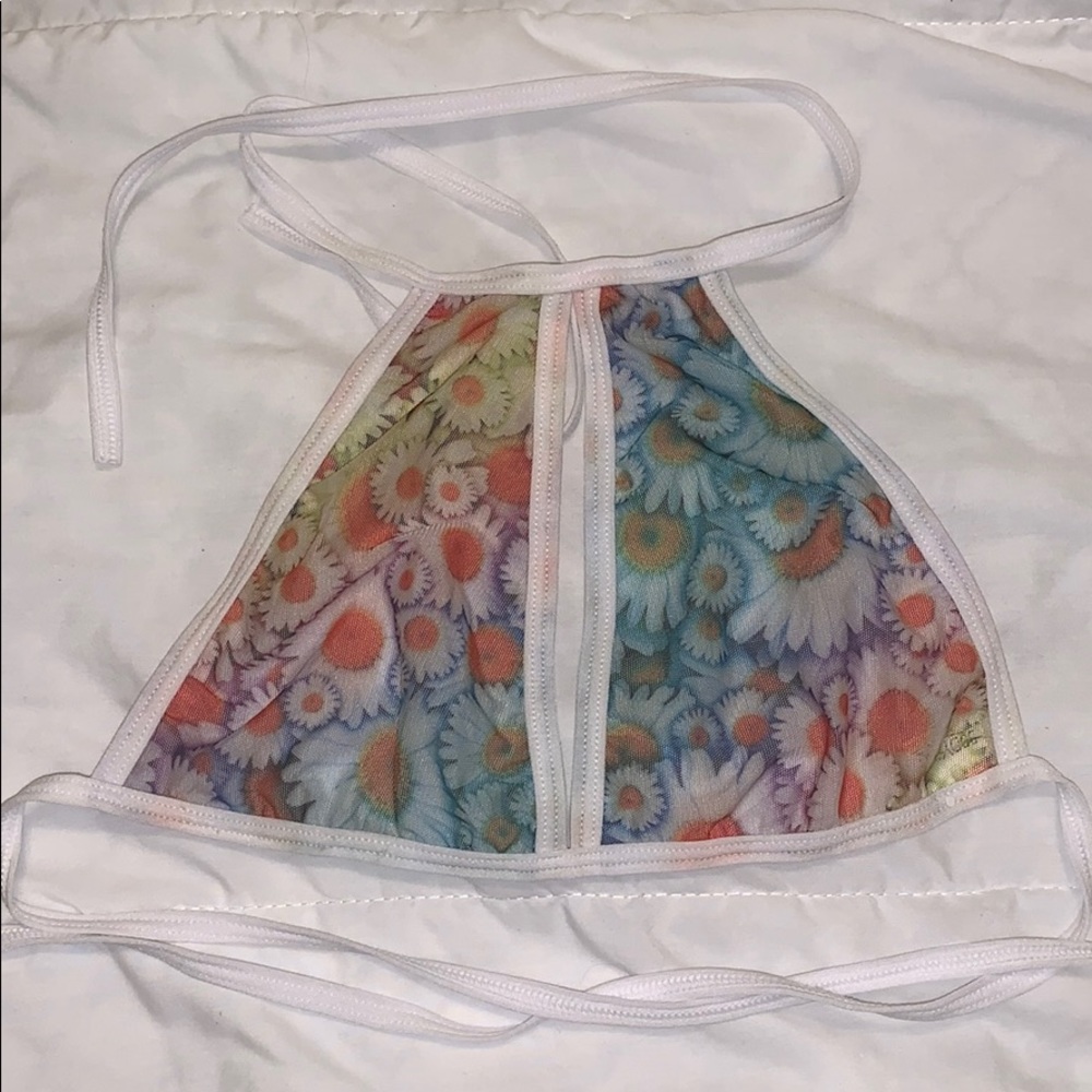 ❤️🧡💛💚💙Sheer daisy halter ❤️🧡💛💚💙